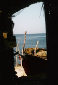 Ponza, vue depuis l'interioeur de la grotte de Francesco.jpg